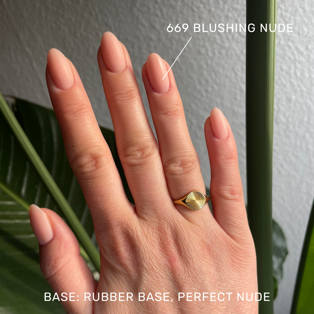 Gel Polish • 669 Blushing Nude (semi-transparent) • 21FREE