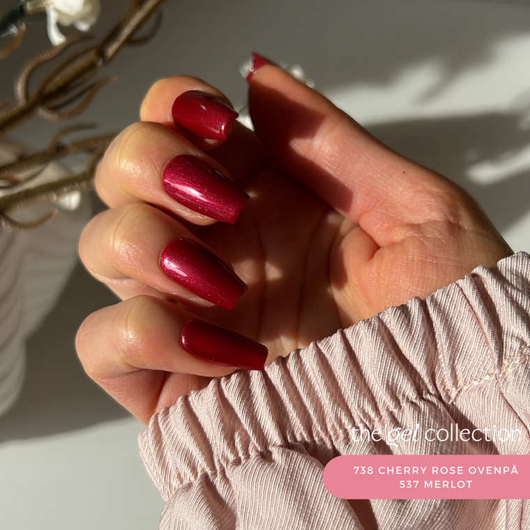 738 Cherry Rose (semi-transparent)