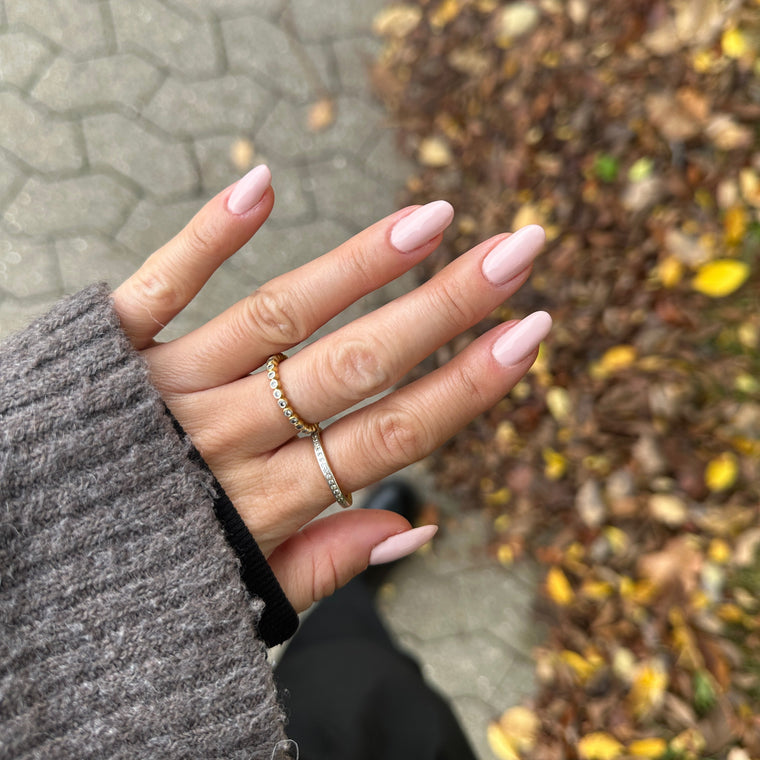 817 Barely Nude