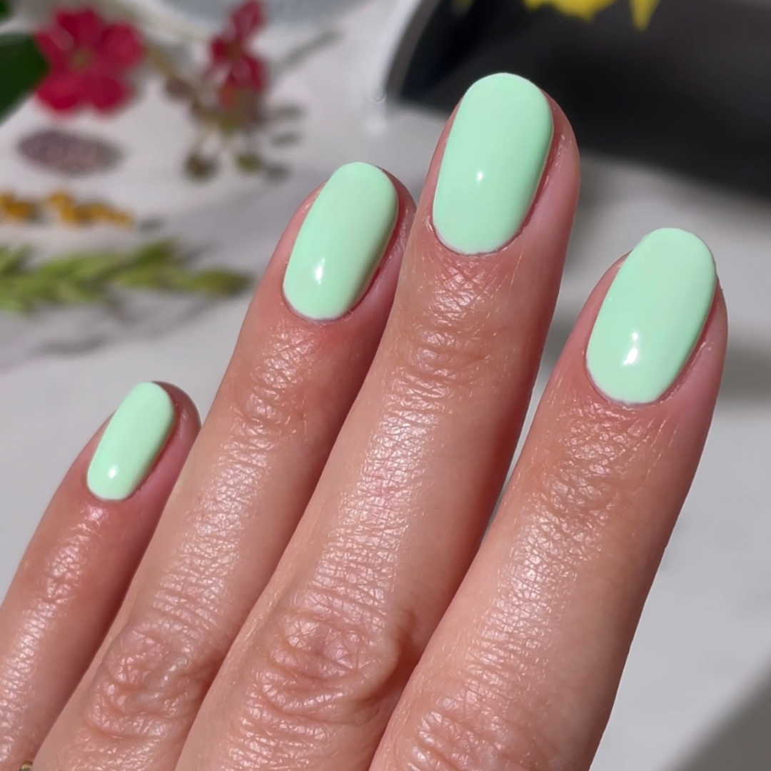 Gel Polish • 820 Lime Blossom • 21FREE