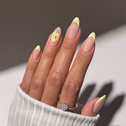 Gel Polish • 669 Blushing Nude (semi-transparent) • 21FREE