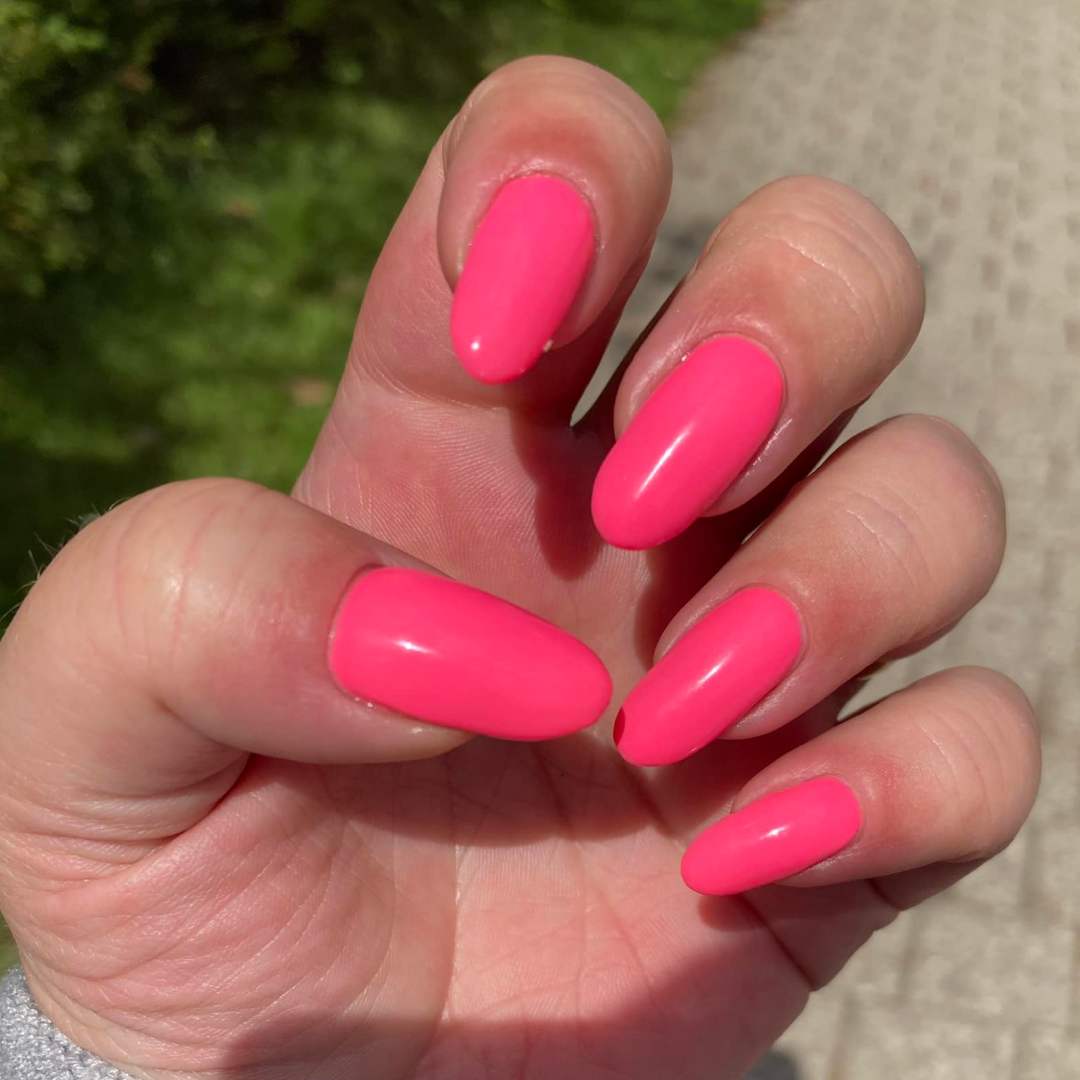 Gel Polish • 584 Hot Pink • 21FREE