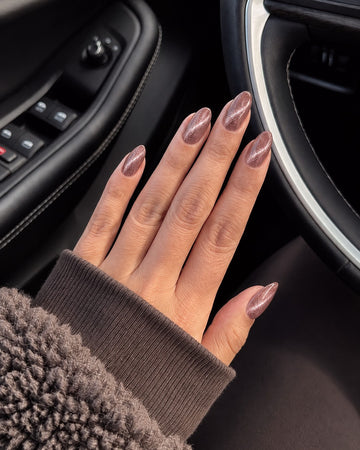 Gel Polish 278 Sparks Fly - Cat Eye Sparks on nails