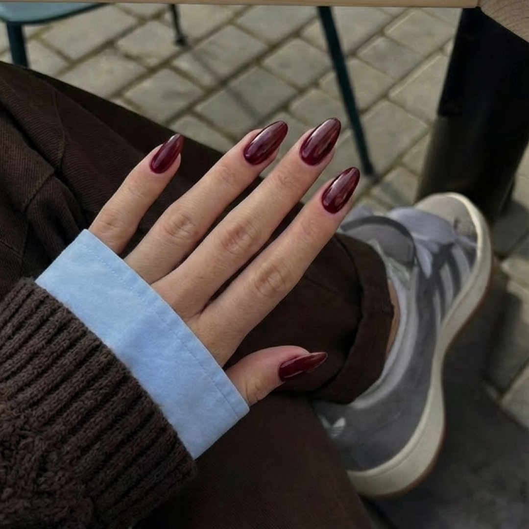 Gel Polish • 725 Walnut Cherry (semi-transparent) • 21FREE