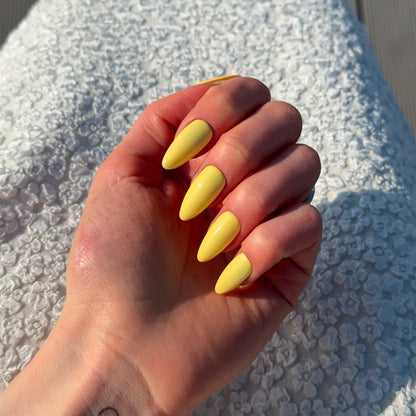 Gel Polish • 805 Lemon Mist • 21FREE • The Gel Collection™