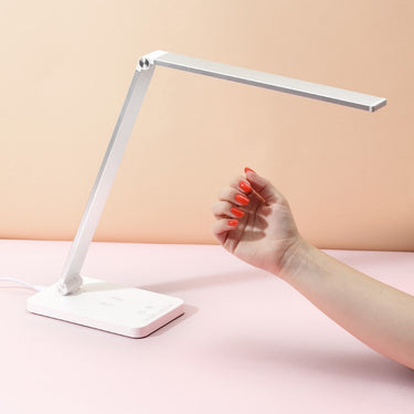 Table lamp for nails