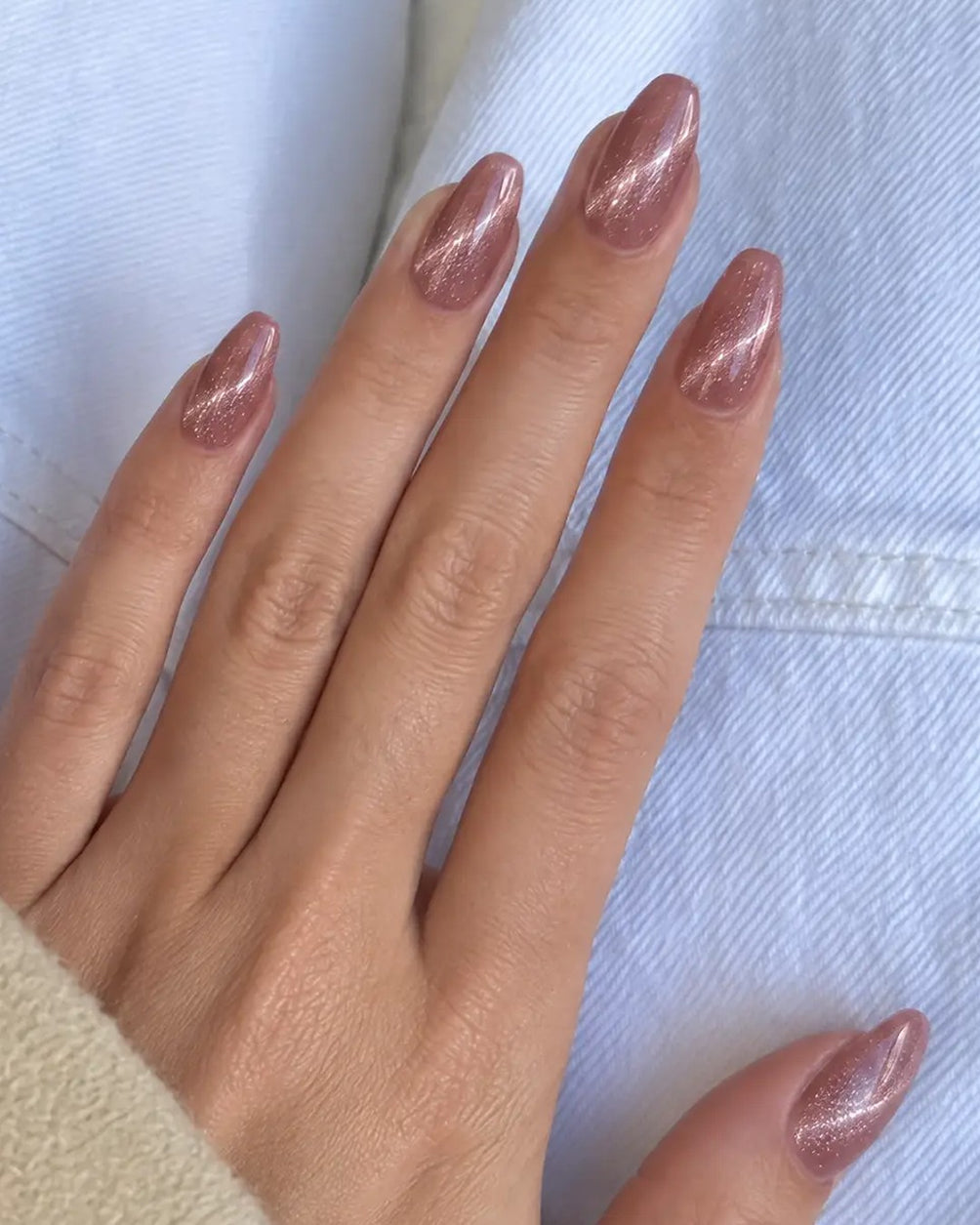 Gel Polish 267 Tingles - Cat Eye Sparks on nails