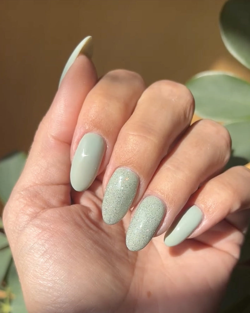 607 Soft Forest, 759 glitter crush