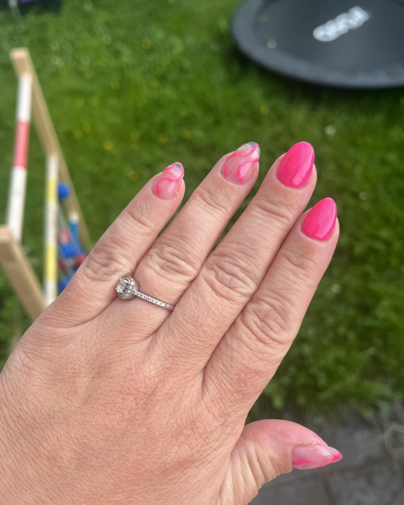 630 Raspberry Dream + 673 Blushing Bride 