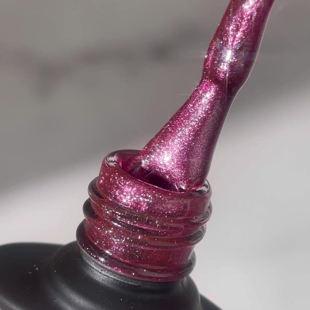 Cat Eye Gel Polish • Supernova • 21FREE • The Gel Collection™