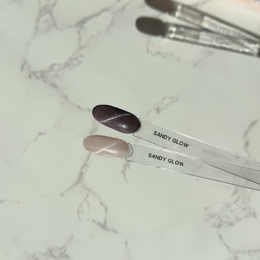 Cat Eye Velvet Gel Polish • Sandy Glow • 21FREE • The Gel Collection™