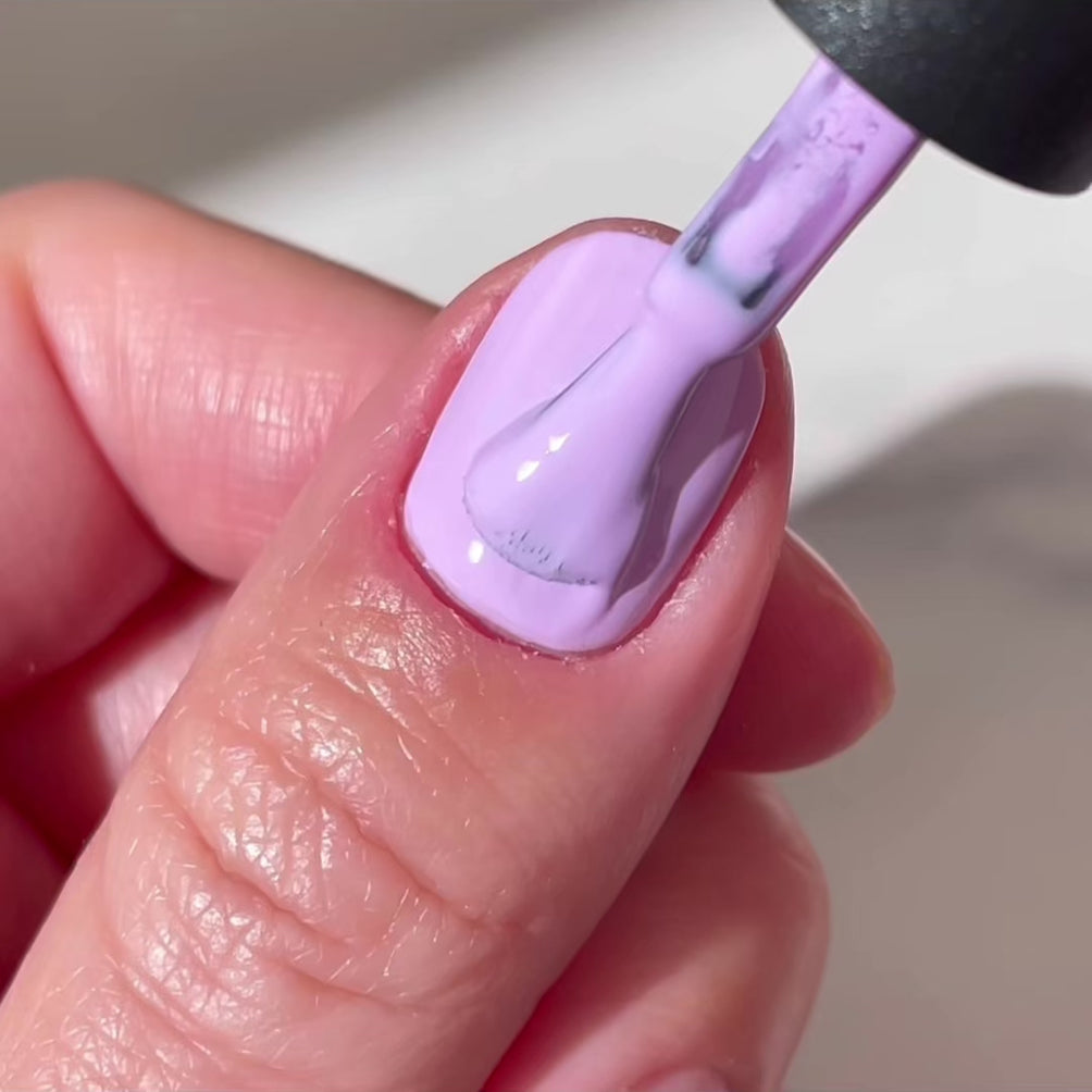 Gel Polish • 821 Lilac Kiss • 21FREE