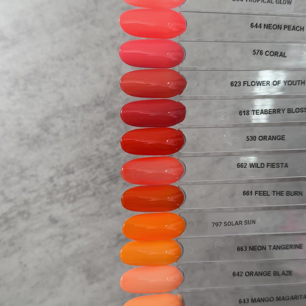 Gel Polish • 576 Coral • 21FREE