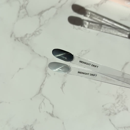 Cat Eye Velvet Gel Polish • Midnight Drift • 21FREE • The Gel Collection™