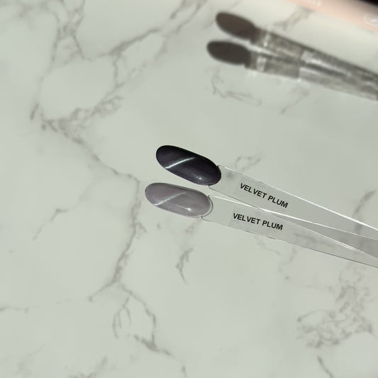 Cat Eye Velvet Gel Polish • Velvet Plum • 21FREE • The Gel Collection™