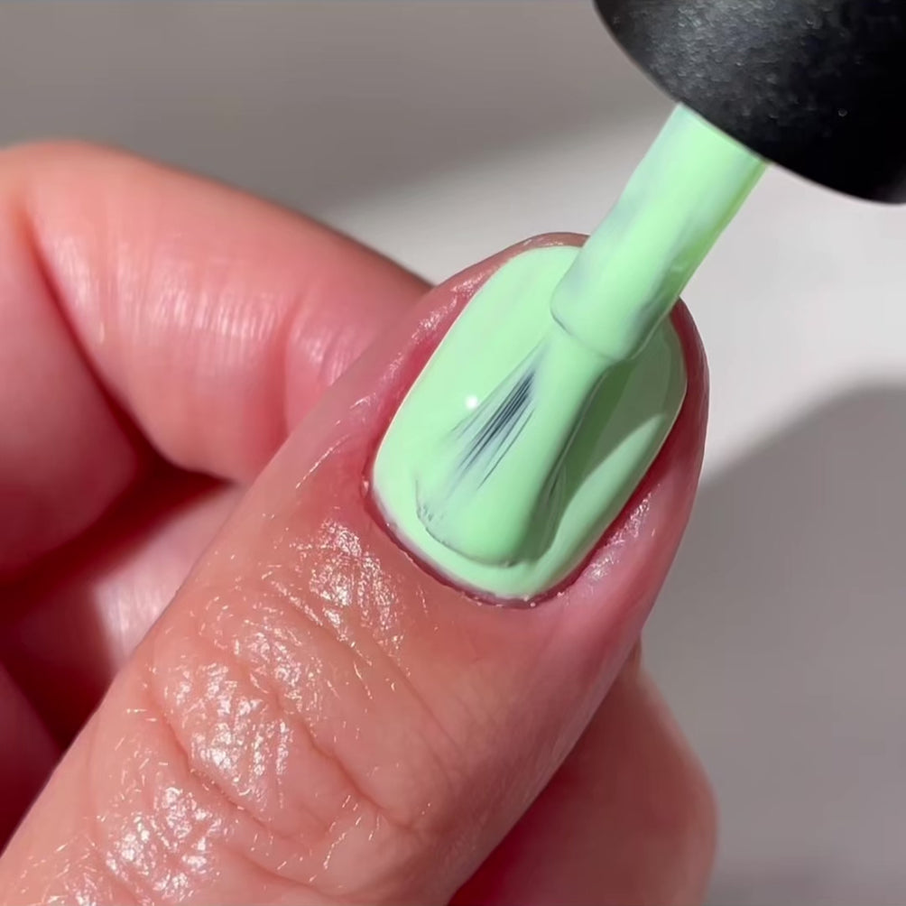 Gel Polish • 820 Lime Blossom • 21FREE